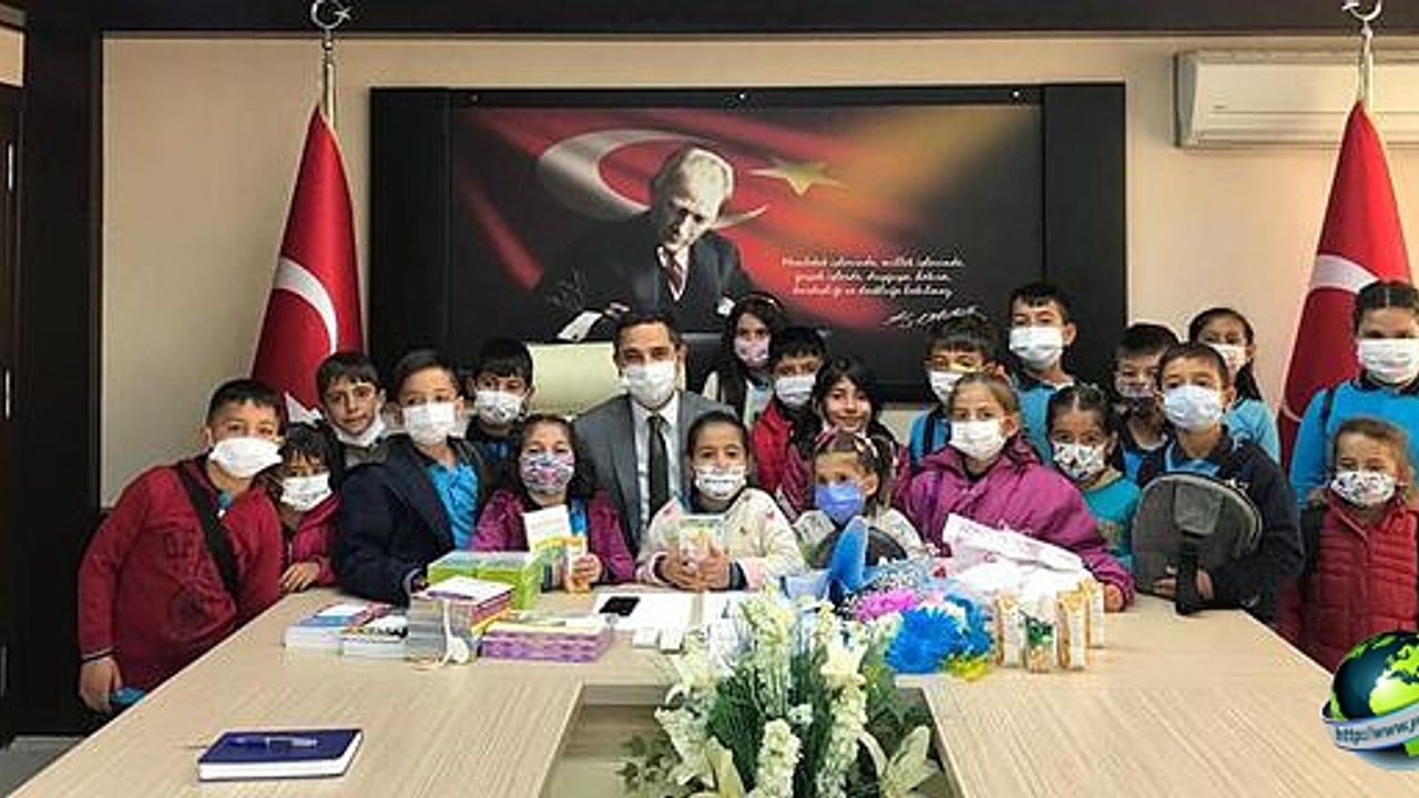 Tilkili İlkokulu Öğrencileri Kaymakam Murat ve Başkan Yaka’yı Ziyaret Ettiler