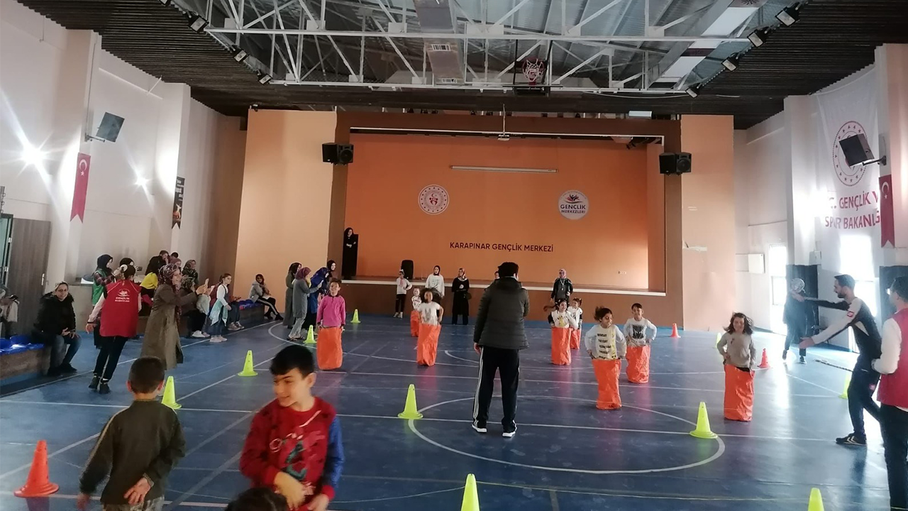 Depremzede Çocuklar  İçin Oyun Etkinliği Düzenlendi  