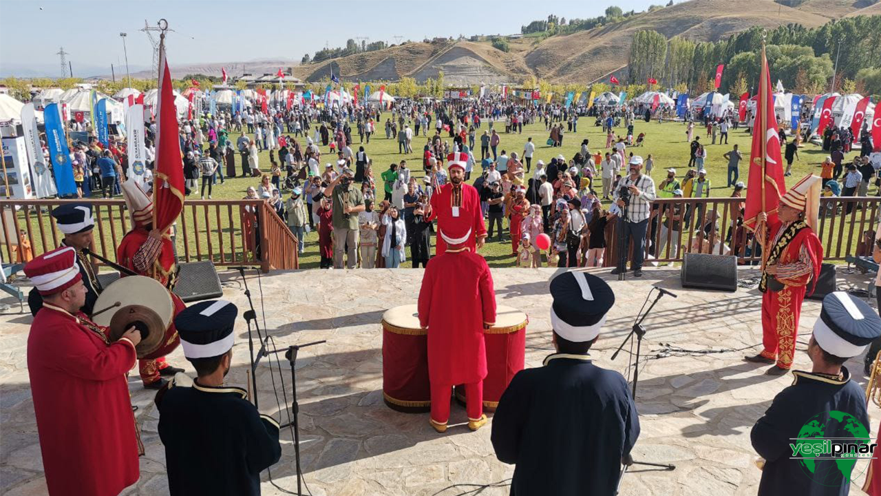 Konya Büyükşehir Malazgirt Zaferi'nin 952. Yıl Dönümü  Coşkusuna Eşlik Ediyor