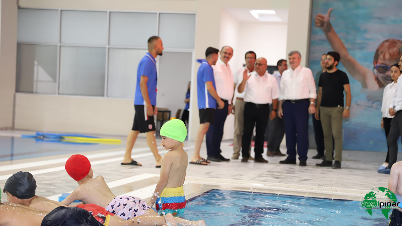 Akyürek Karapınar Ziyaretleri Kapsamında Yarı Olimpik Yüzme Havuzunu İnceledi