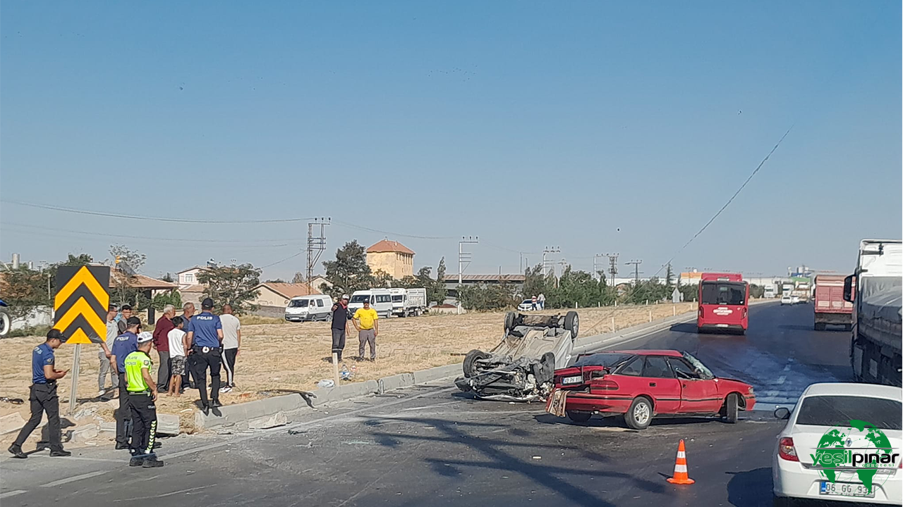 Konya - Karapınar Kara yolun'da Trafik Kazası ; 4 Yaralı