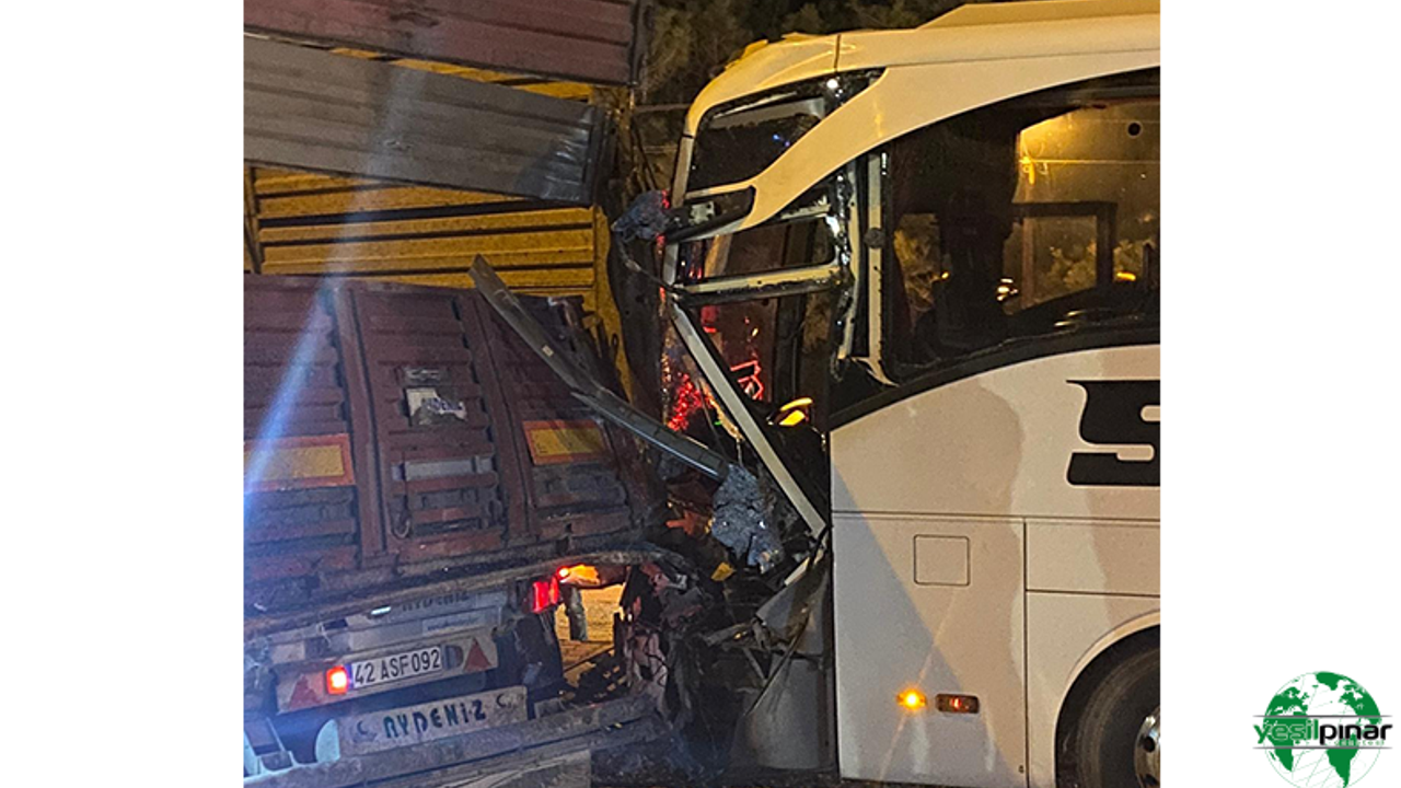 Otobüs Tır’a Arkadan Çarptı 10 Kişi Yaralandı