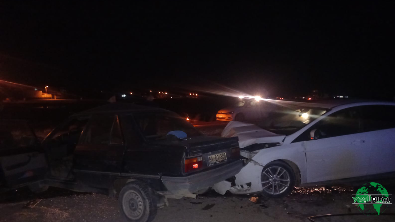 Karapınar Kesmez Mahallesinde Trafik Kazası ; 2 Yaralı