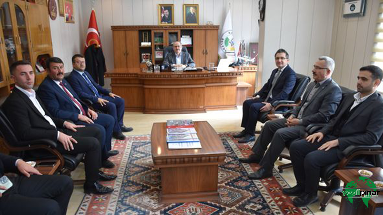 İbrahim Önal ve Beraberindeki Heyet  Belediye Başkanı Mehmet Yaka'yı Ziyaret Etti