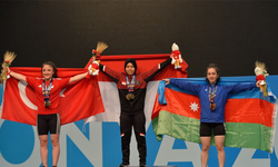 Halter İlk Madalya Endonezyalı Sporcunun