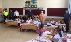 Karapınar İlçe Emniyet Müdürlüğü Personelleri Cumhuriyet İlkokulu'nu  Ziyaret Ettiler