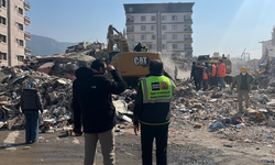 Başkan Altay Mobil Mutfak Tırı ve Ekmek  Fırınında Yemek Dağıtımı Yaptı
