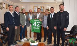 Karapınar Belediyespor Kulübü Yöneticileri Başkan  İbrahim Önal'ı Ziyaret Etti