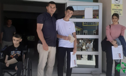 Karapınar Yunus Emre Mahallesi Muhtarı Öğrencileri Ödüllendirdi