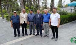 AK Parti Karapınar Teşkilatının Eski ve  Yeni Yöneticileri Kahvaltıda Buluştu
