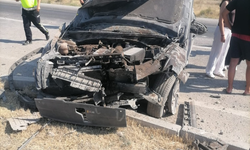 Karapınar’da Otomobil Orta Refüje Çarptı : 4 Yaralı