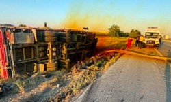 Karapınar’da kontrolden çıkan kamyon şarampole devrildi: 1 yaralı