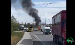 Karapınar’da Seyir Halindeki Otomobil Alev Alev Yandı