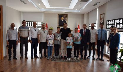 Karapınarlı Öğrencilerden Türkiye Şampiyonluğuyla Gelen Büyük Gurur