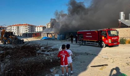 Karapınar’da Toki İnşaatındaki  Konteyner Yangını Korkuttu