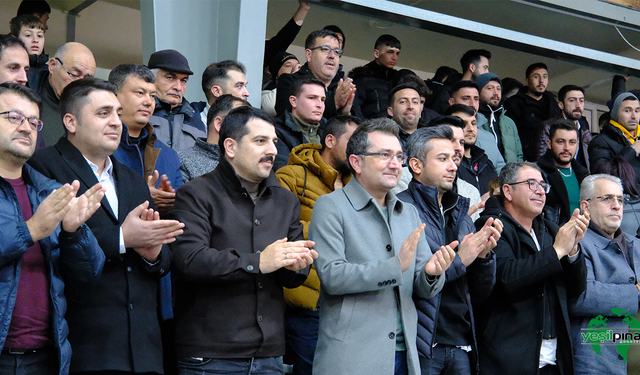 Karapınar'da Voleybol Rüzgarı: Kaymakam ÖZTÜRK ve Başkan ÖNAL Maçı İzledi