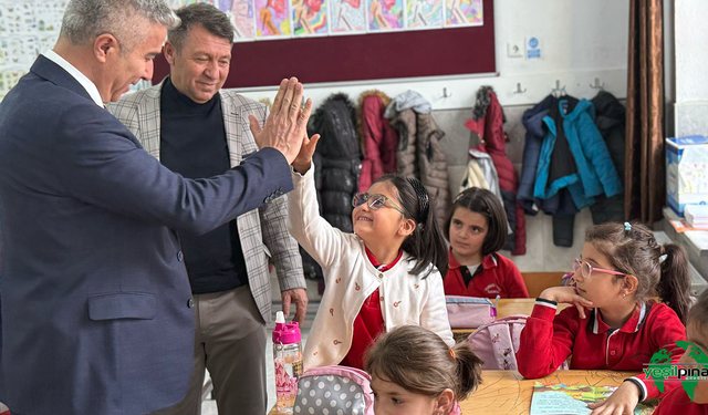 İlçe Millî Eğitim Müdürü Hulusi Sonkaya Yunus Emre İlkokulu'nu Ziyaret Etti