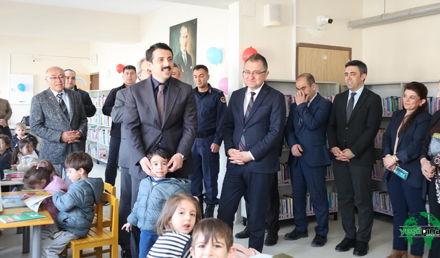 Kaymakam Öztürk ve Başkan Önal Kütüphane Haftası Etkinliğine Katıldı