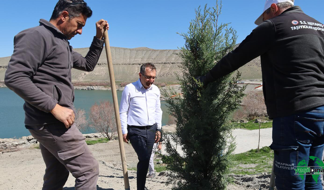 Doğal Güzelliğimiz Acıgöl’de 500 Yeni Fidan Toprakla Buluşturuldu