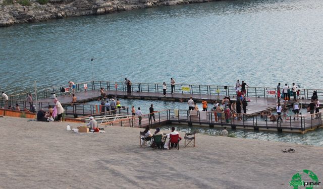 Acıgöl Yaz Sezonunda Ziyaretçilerin Gözdesi Oldu, Hırtlak Bölge Ekonomisine Katkı Sağlıyor