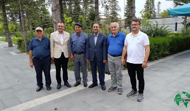AK Parti Karapınar Teşkilatının Eski ve  Yeni Yöneticileri Kahvaltıda Buluştu