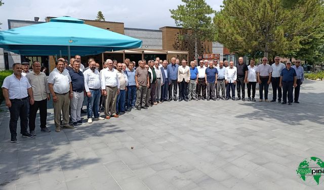 AK Parti Karapınar Teşkilatının Eski ve  Yeni Yöneticileri Kahvaltıda Buluştu