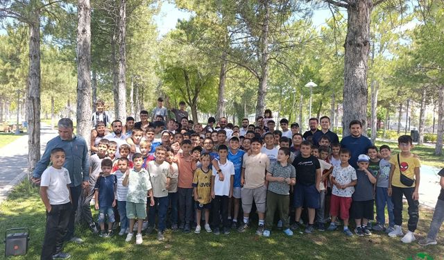 İlçe Müftüsü Fatih Koç, Yaz Kur’an Kursu Öğrencileriyle Yıl Sonu Etkinliğinde Buluştu