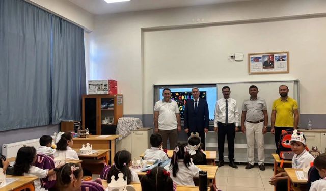 Karapınar’da Minik Öğrencilerin İlk Gün Heyecanına Ortak Oldu