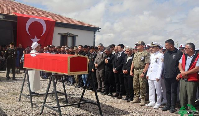 Emirgazi’de Düğünde Hayatını Kaybeden Uzman Çavuş Serkan Deveci Son Yolculuğuna Uğurlandı