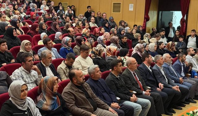 Karapınar’da Aile ve Gençlik Eğitimi Konferansı Düzenlendi