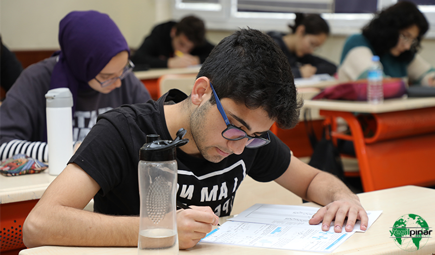 Konya Büyükşehir 86 Bin Öğrenciye LGS ve TYT Sınavı Yapıyor