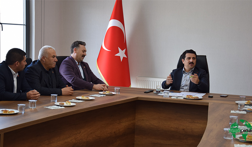 Mahalle Muhtarları Kaymakam Şenol Öztürk'ü Ziyaret Etti