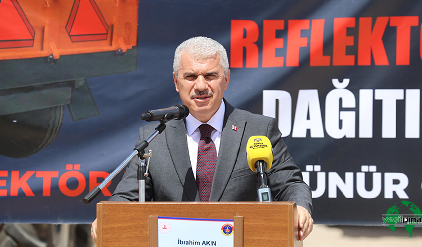 "Reflektör Tak, Görünür Ol” Projesi ile Çiftçilere 10 Bin Adet Reflektör Dağıtılacak