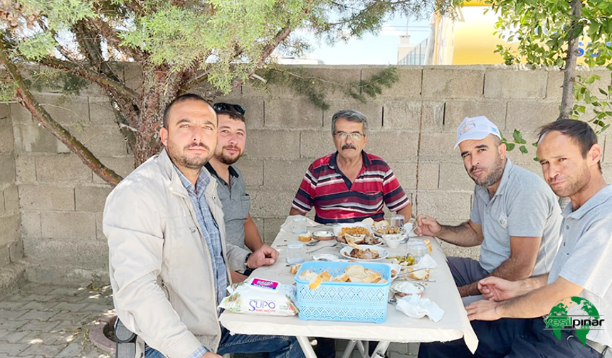 Muhtar Zorlu’dan Yol Yapım Çalışanlarına AnlamlıJest