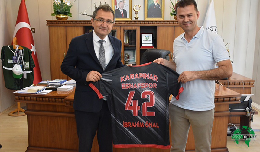 Karapınar Esnafspor’dan Başkan Önal’a Ziyaret ve Forma Takdimi