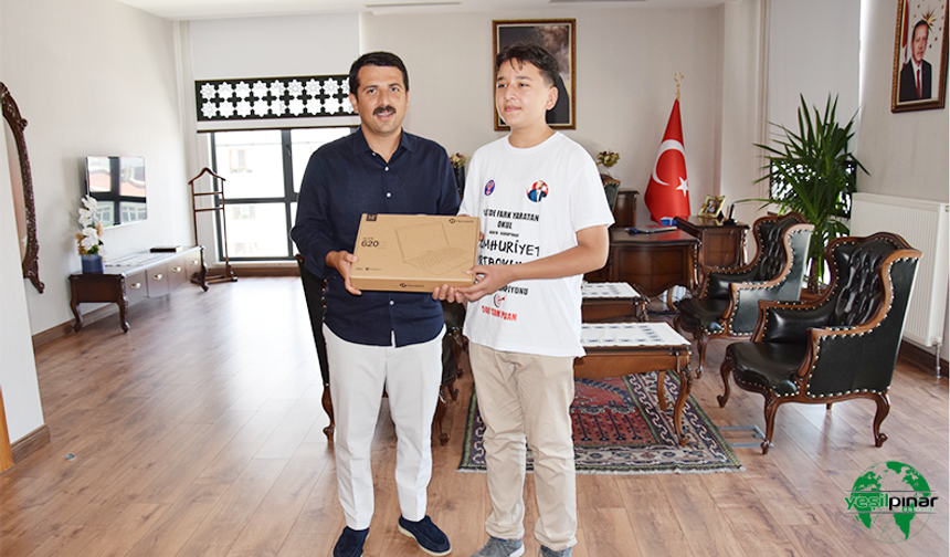 LGS Şampiyonu Yusuf  Berat DAĞ Kaymakam Şenol ÖZTÜRK’ü Ziyaret Etti