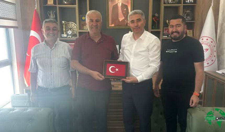 Adalet Mahallesi Muhtarı Şener Çakal’dan İlçe Milli Eğitim Müdürü Hulusi Sonkaya’ya Ziyaret