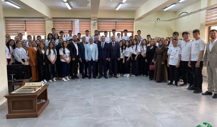 Şehit Oğuzhan Aydınbelge MTAL’de TÜBİTAK 4006 Bilim Fuarı Açıldı
