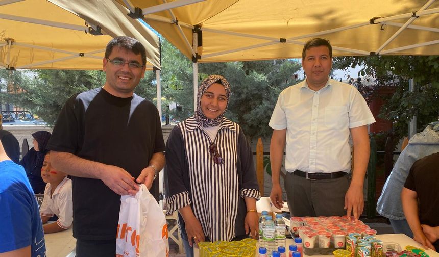 Cumhuriyet İlkokulu’nda Yıl Sonu Kermesi Yoğun İlgi Gördü