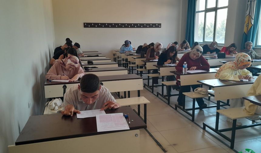 Engel Tanımayan Azim: Mehmet Emin Uzer Mezuniyet Sevinci Yaşadı