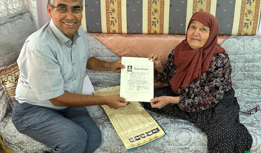 63 Yıl Sonra Diplomasına Kavuştu