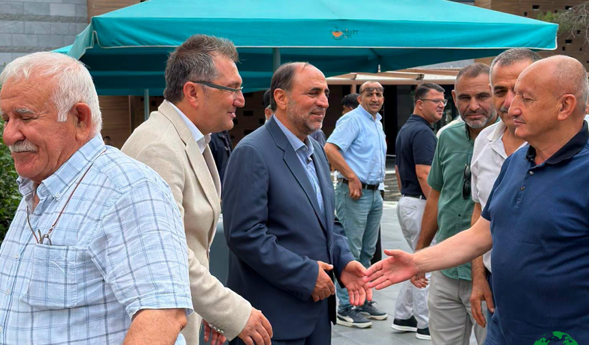 AK Parti Karapınar Teşkilatının Eski ve  Yeni Yöneticileri Kahvaltıda Buluştu
