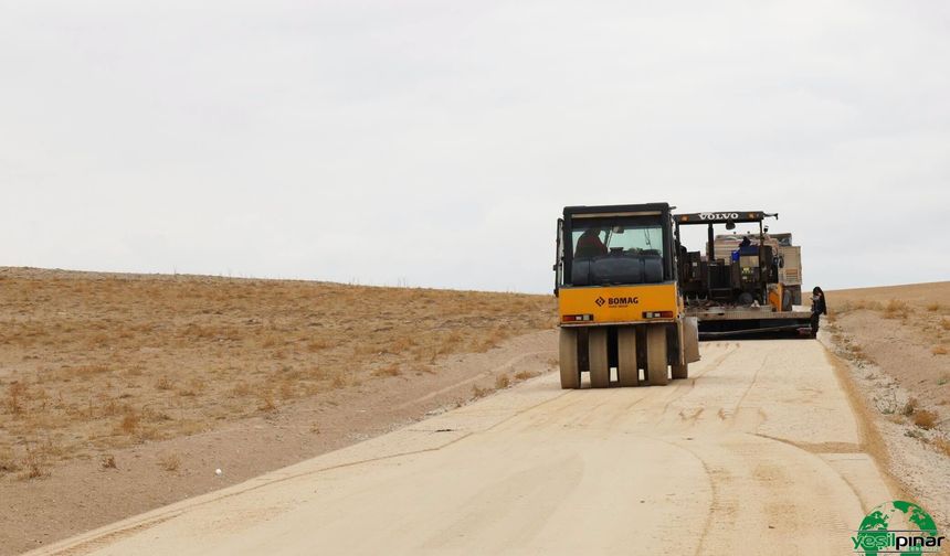 Karapınar’da kırsal yollar için 13 kilometrelik asfalt çalışması başlatıldı