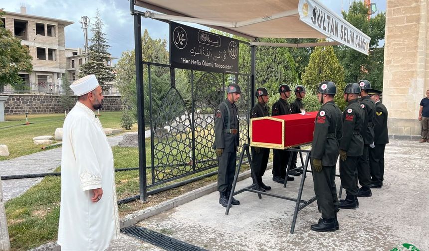 Adnan Yazgan Askeri Törenle  Son Yolculuğuna Uğurlandı
