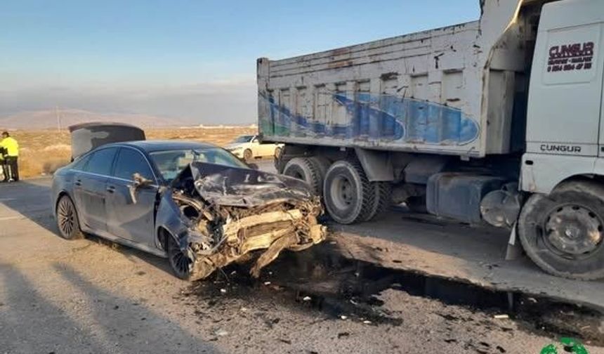 Karapınar’da Kamyon ile Otomobil Çarpıştı: 1 Yaralı