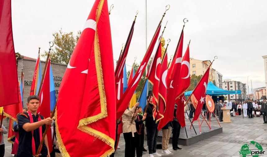 Karapınar’da Cumhuriyet Bayramı Kutlamaları Çelenk Töreniyle Başladı