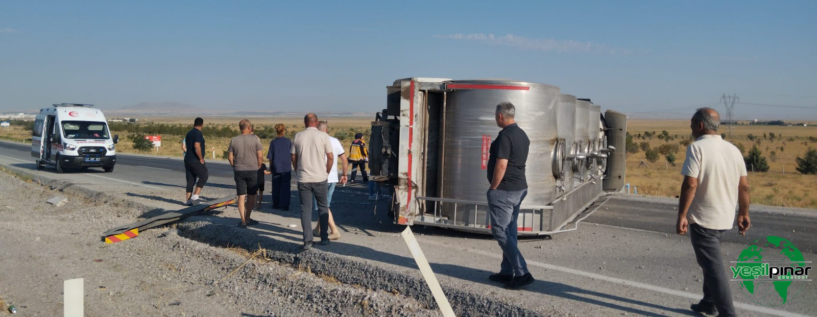 Karapınar’da Meke Gölü Kavşağı’nda TIR Devrildi: 1 Yaralı