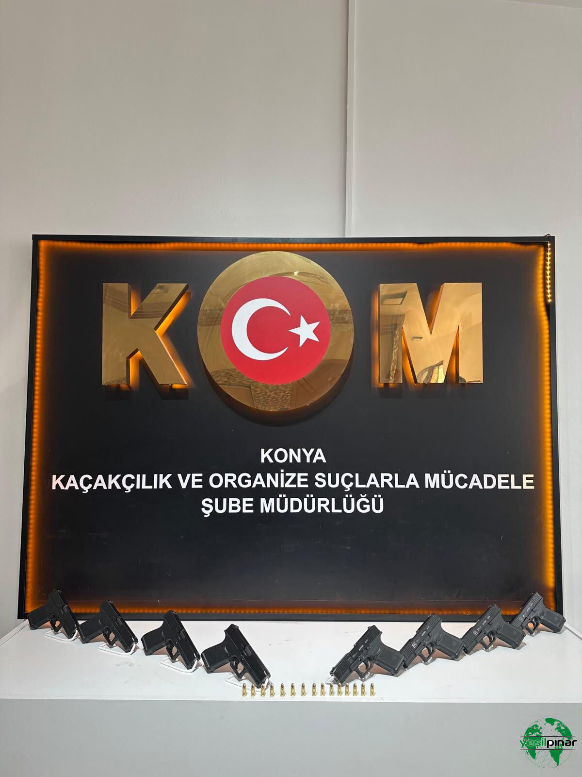 Konya'da Silah Kaçakçılığı Operasyonu: 236 Ruhsatsız Tabanca Ele Geçirildi