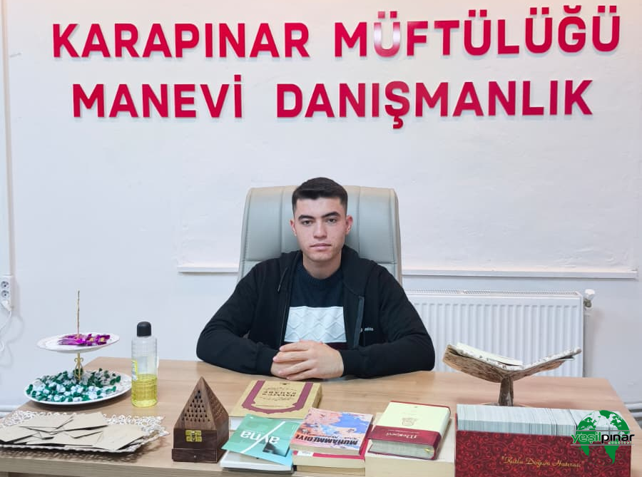 Karapınar’da Üniversite Öğrencisinden Anlamlı Şiir Dinletisi